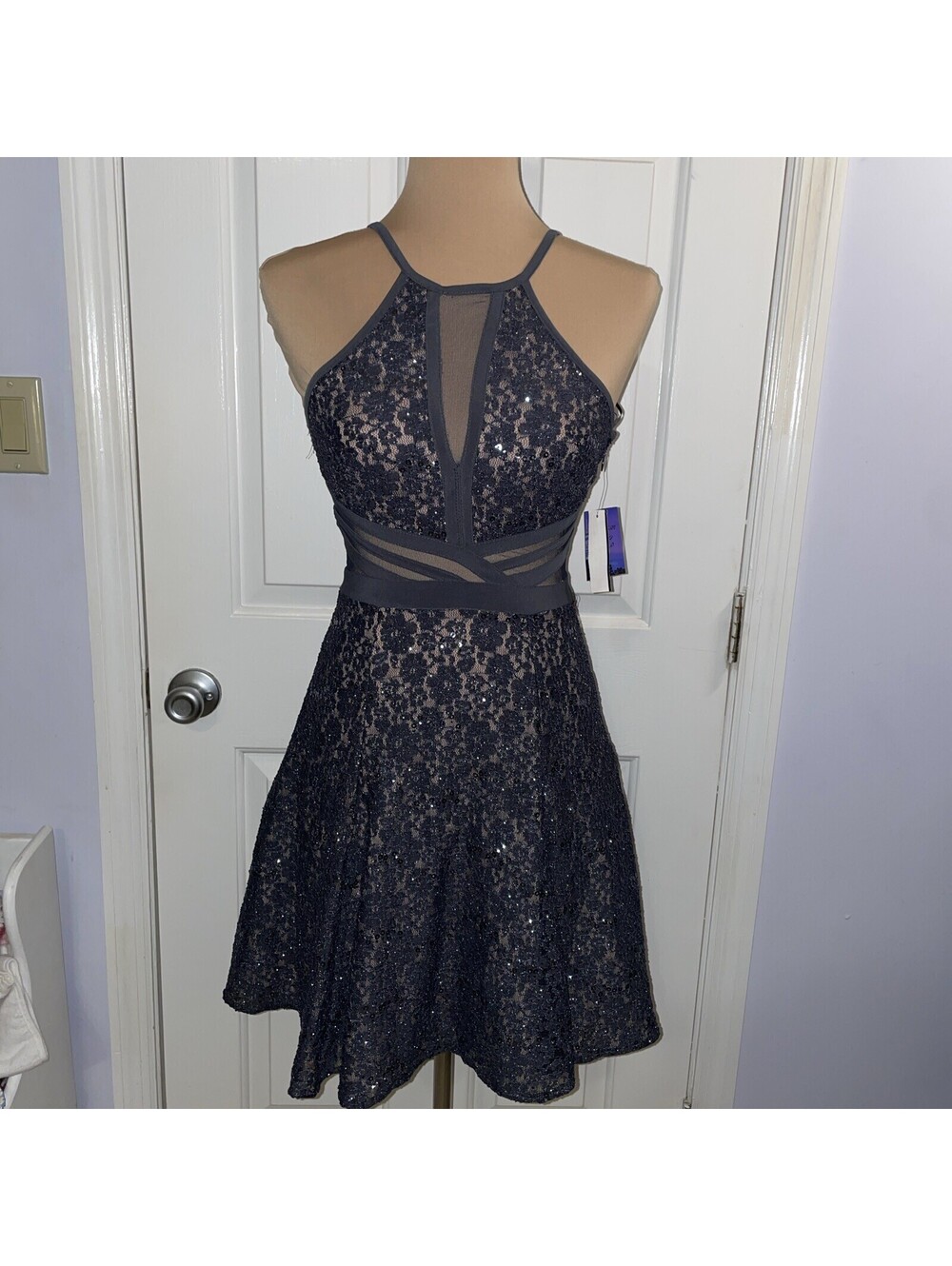 Morgan & Co Size 0 Dress Length 35” Sequin Zip Lace 2500